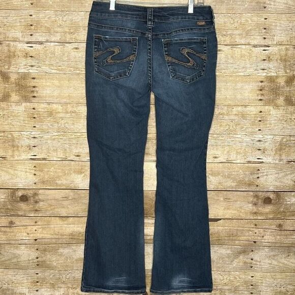 SILVER SUKI MID RISE BOOTCUT JEANS CLASSIC CASUAL DAILY WEAR WESTERN SIZE 31 - Picture 2 of 2